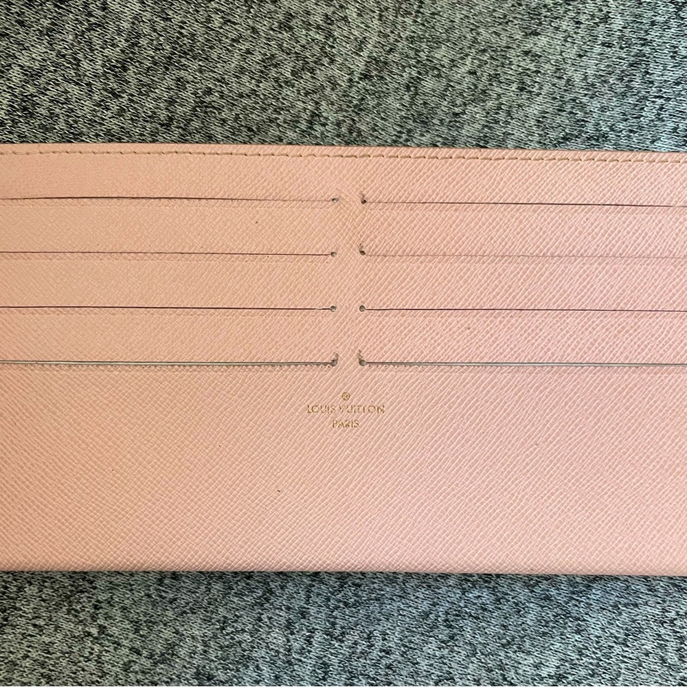 Louis Vuitton Rose Ballerine Felicie Insert CC